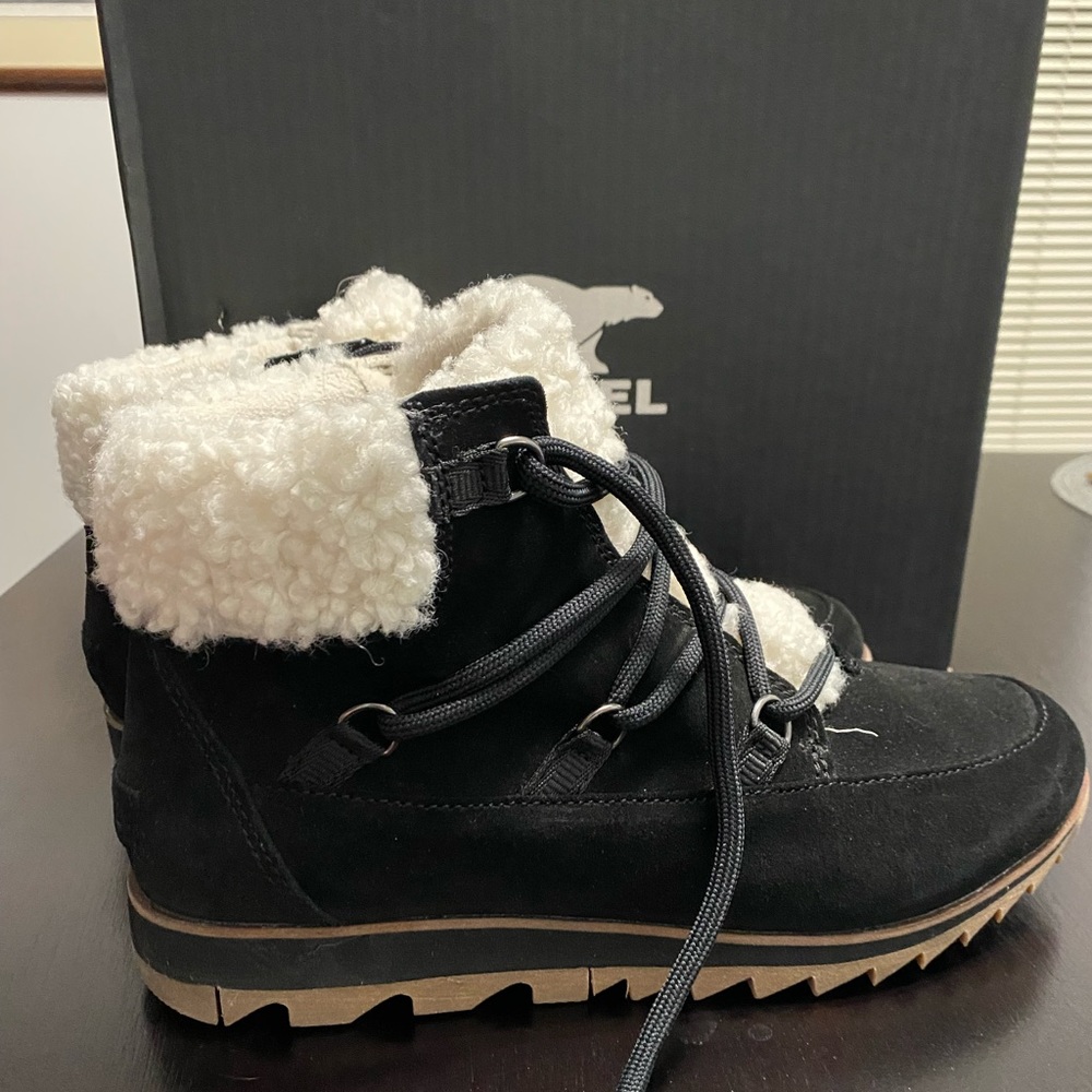 Sorel Harlow booties - Picture 2 of 12